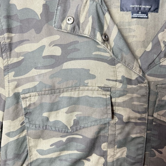 Sanctuary Women’s Camouflage Short Sleeve Button Snap Shirt with Pockets size M - Picture 9 of 11
